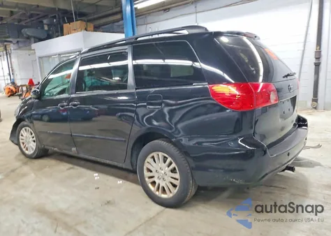 2010 Toyota Sienna Xle z USA, uszkodzony, nr VIN 5TDYK4CC5AS294214